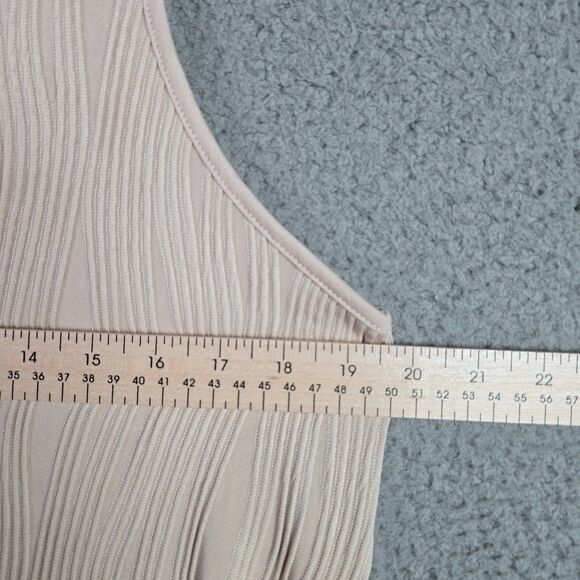 Lillusory Womens Tank Top M Beige Pleated Textured Stretch Soft Layering New - Picture 10 of 12